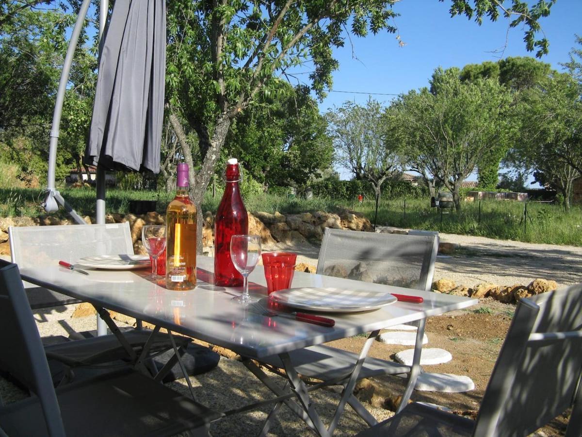 Maison 2 Ou 4 Personnes Jardin Parking Les Amandiers Lorgues Exterior foto